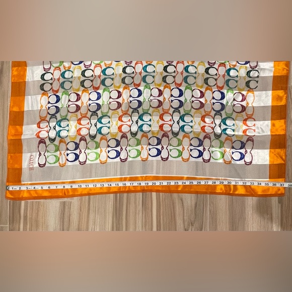 Coach Logo C Scarf 38 X 37 1/2 - Picture 6 of 6